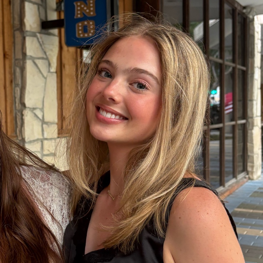 Meet your Posher, Livi